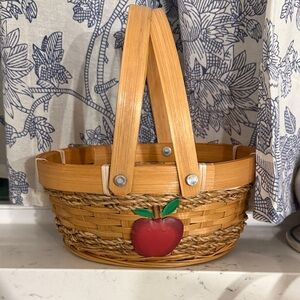 Avon Woven Apple Accent Basket - Natural Straw with Red Apple